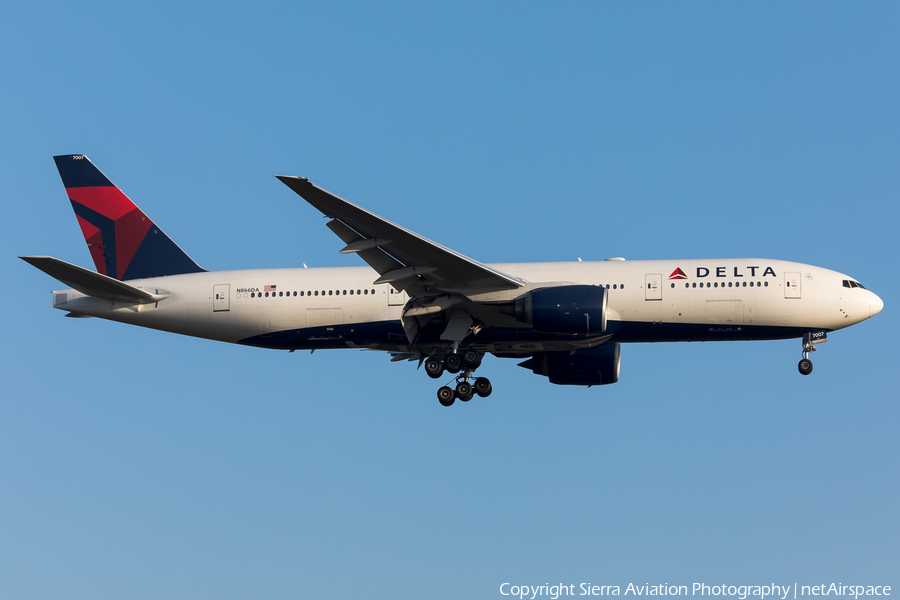 Delta Air Lines Boeing 777-232(ER) (N866DA) | Photo 380280