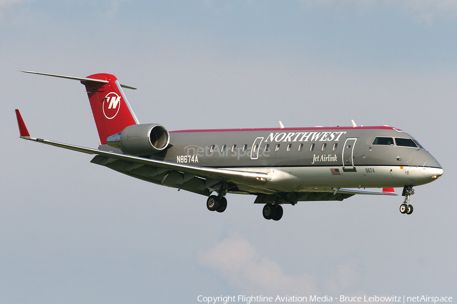 Northwest Airlink (Pinnacle Airlines) Bombardier CRJ-200LR (N8674A) | Photo 150902