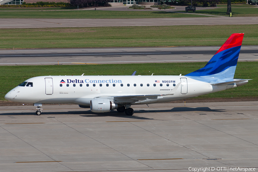 Delta Connection (Shuttle America) Embraer ERJ-170SE (ERJ-170-100SE) (N868RW) | Photo 191227
