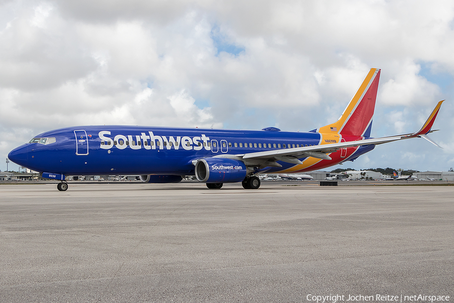 Southwest Airlines Boeing 737-8H4 (N8698B) | Photo 228895