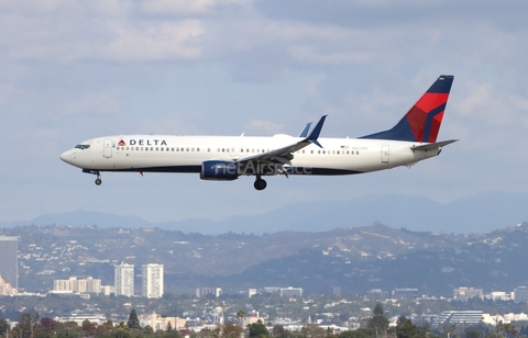 Delta Air Lines Boeing 737-932(ER) (N869DN) at  Los Angeles - International, United States