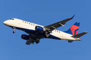 Delta Connection (Republic Airlines) Embraer ERJ-170SU (ERJ-170-100SU) (N872RW) at  New York - John F. Kennedy International, United States