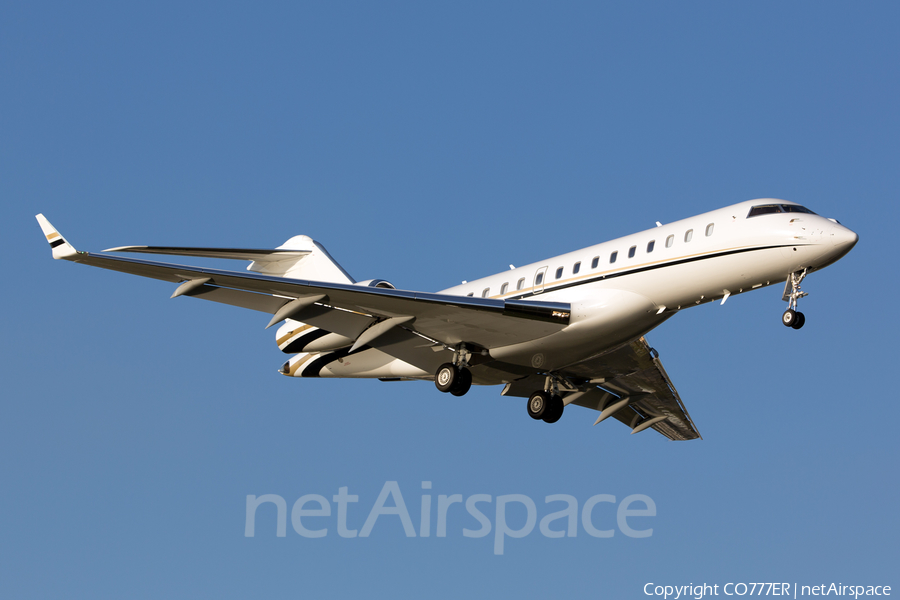 (Private) Bombardier BD-700-1A10 Global Express XRS (N877AB) | Photo 42433