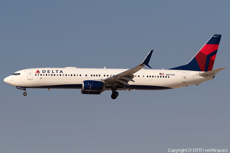 Delta Air Lines Boeing 737-932(ER) (N877DN) | Photo 201764