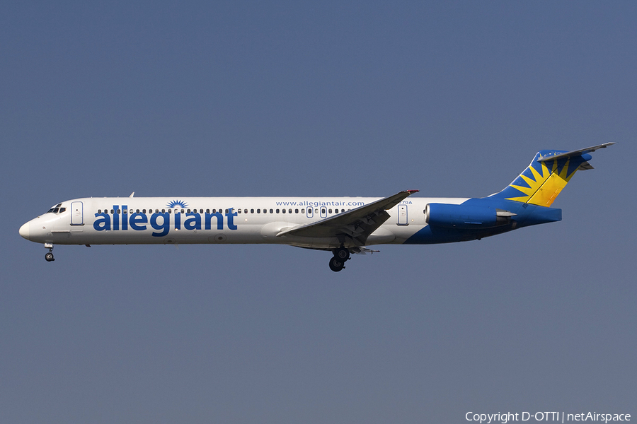 Allegiant Air McDonnell Douglas MD-83 (N877GA) | Photo 279487