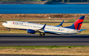 Delta Air Lines Boeing 737-932(ER) (N879DN) at  Portland - International, United States