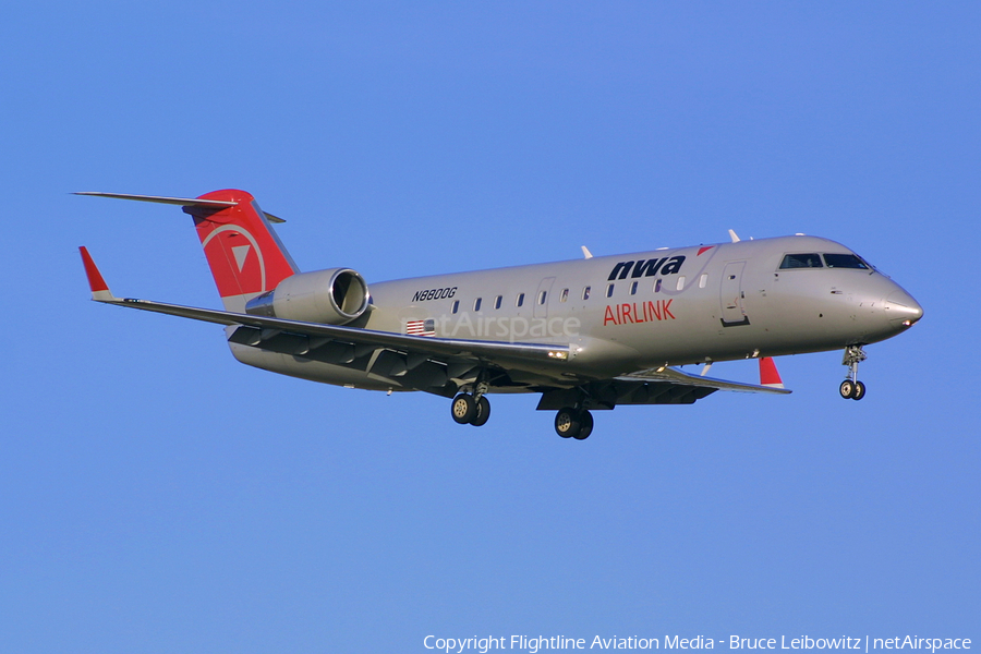 Northwest Airlink (Pinnacle Airlines) Bombardier CRJ-200LR (N8800G) | Photo 181212