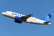 United Airlines Airbus A319-132 (N880UA) at  Newark - Liberty International, United States