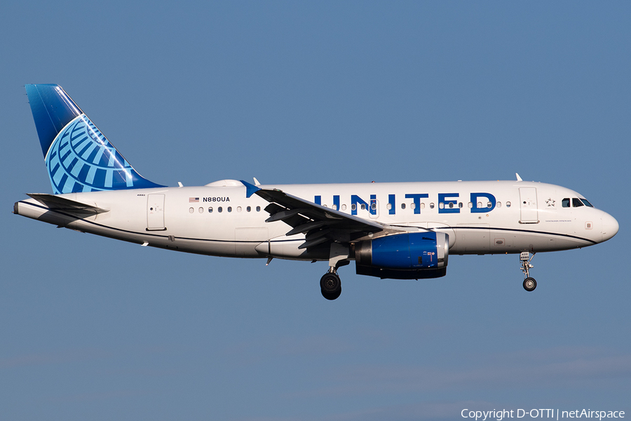 United Airlines Airbus A319-132 (N880UA) | Photo 599867