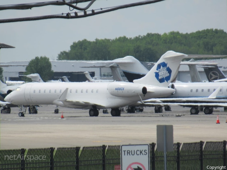 (Private) Bombardier BD-700-1A10 Global 6000 (N880X) | Photo 680489