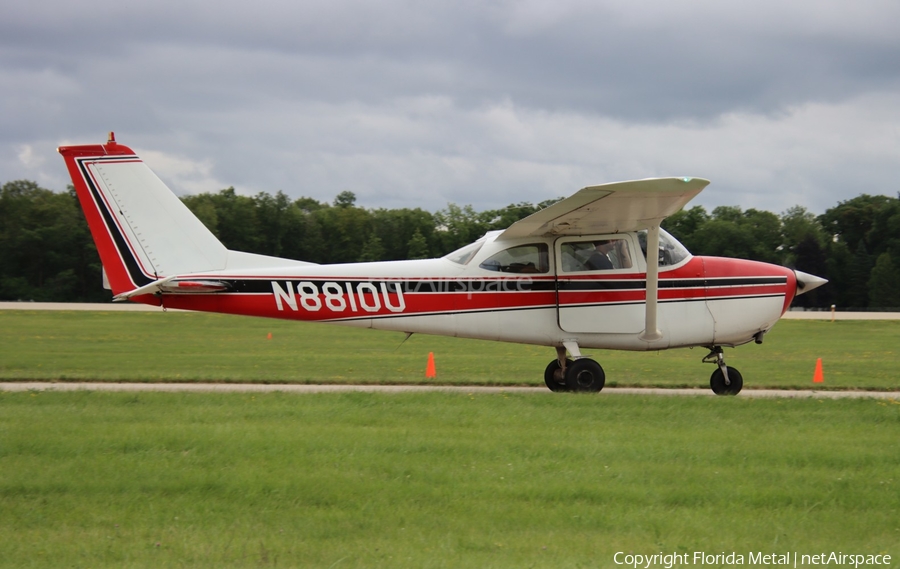 (Private) Cessna 172F Skyhawk (N8810U) | Photo 680204