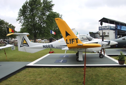 LIFT Academy Diamond DA42 NG Twin Star (N881L) at  Oshkosh - Wittman Regional, United States