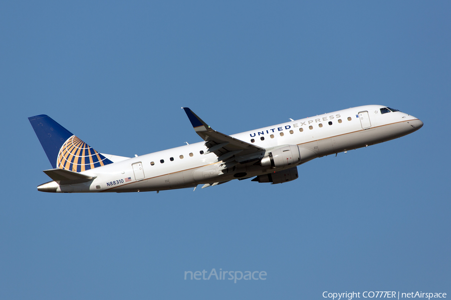United Express (Mesa Airlines) Embraer ERJ-175LR (ERJ-170-200LR) (N88310) | Photo 111161