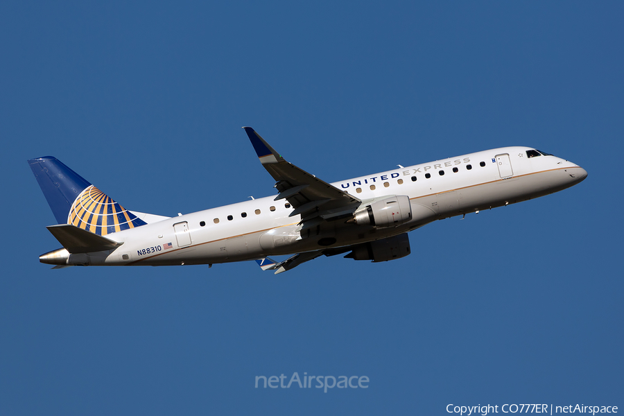 United Express (Mesa Airlines) Embraer ERJ-175LR (ERJ-170-200LR) (N88310) | Photo 289716