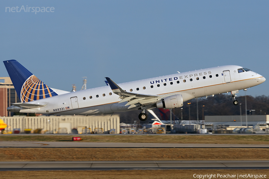 United Express (Mesa Airlines) Embraer ERJ-175LR (ERJ-170-200LR) (N88331) | Photo 141067
