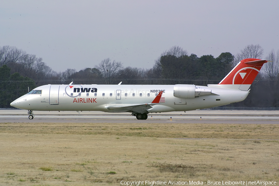 Northwest Airlink (Pinnacle Airlines) Bombardier CRJ-200LR (N8839E) | Photo 182811