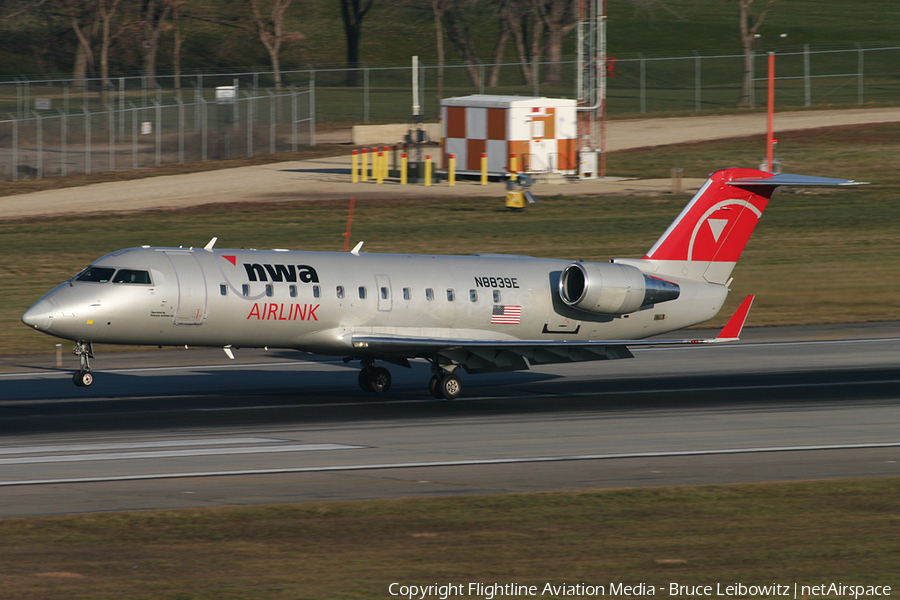 Northwest Airlink (Pinnacle Airlines) Bombardier CRJ-200LR (N8839E) | Photo 150705