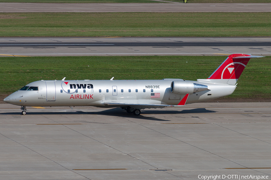 Northwest Airlink (Pinnacle Airlines) Bombardier CRJ-200LR (N8839E) | Photo 191228