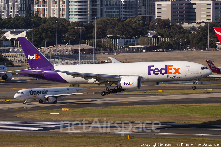 FedEx Boeing 777-FS2 (N884FD) | Photo 390612