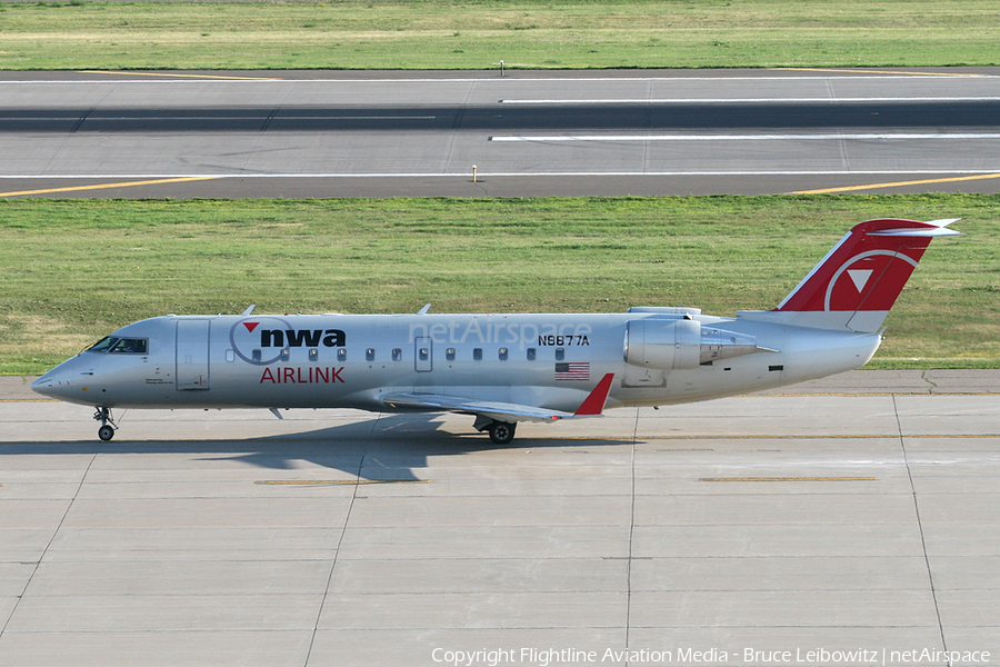 Northwest Airlink (Pinnacle Airlines) Bombardier CRJ-200LR (N8877A) | Photo 150742