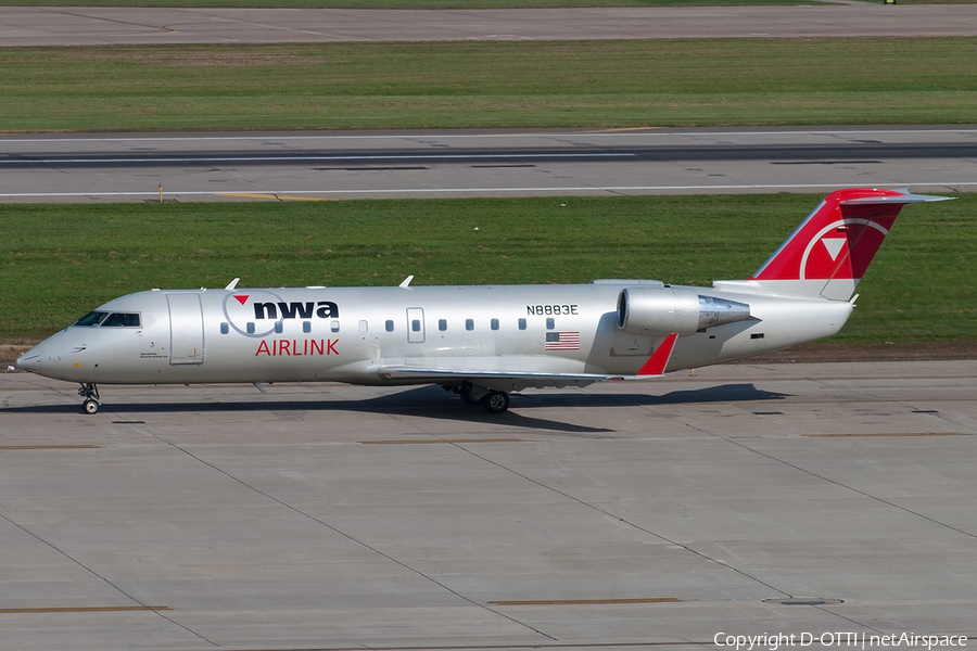 Northwest Airlink (Pinnacle Airlines) Bombardier CRJ-440 (N8883E) | Photo 191230