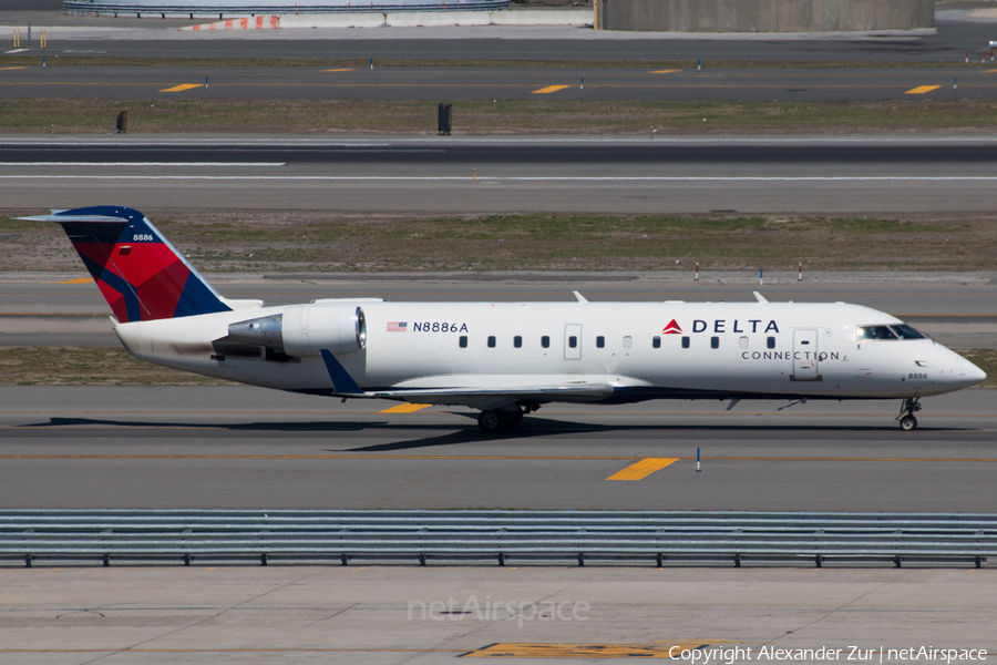 Delta Connection (Endeavor Air) Bombardier CRJ-200LR (N8886A) | Photo 158378