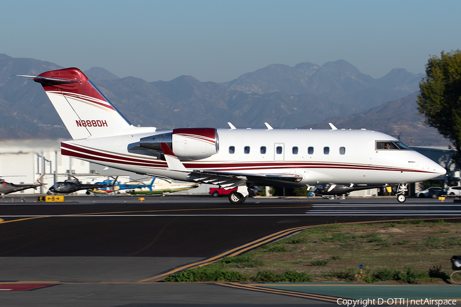 Jet-A Bombardier CL-600-2B16 Challenger 604 (N888DH) | Photo 541419