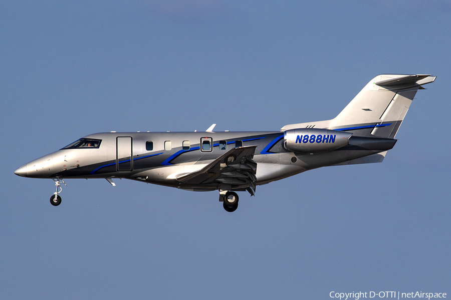 (Private) Pilatus PC-24 (N888HN) | Photo 573940