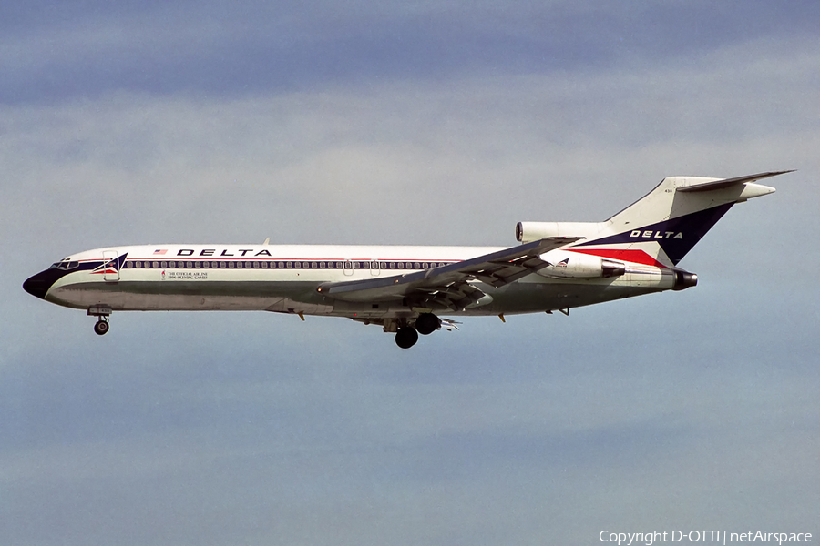 Delta Air Lines Boeing 727-225(Adv) (N8890Z) | Photo 146890