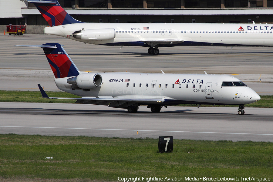 Delta Connection (Pinnacle Airlines) Bombardier CRJ-200LR (N8894A) | Photo 150402