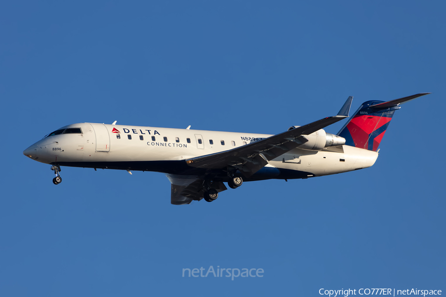 Delta Connection (Endeavor Air) Bombardier CRJ-200LR (N8896A) | Photo 395622