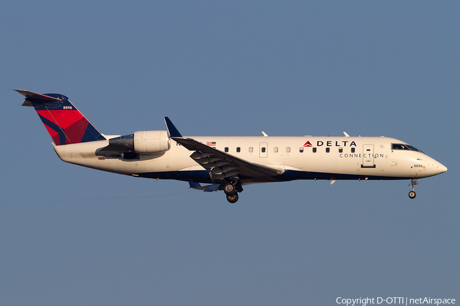 Delta Connection (Endeavor Air) Bombardier CRJ-200LR (N8896A) | Photo 453641