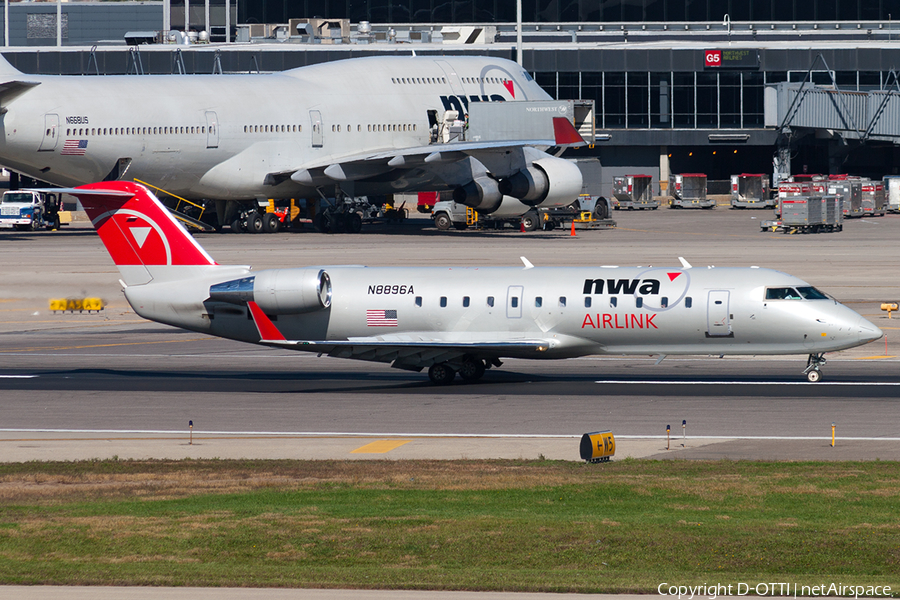 Northwest Airlink (Pinnacle Airlines) Bombardier CRJ-200LR (N8896A) | Photo 190469