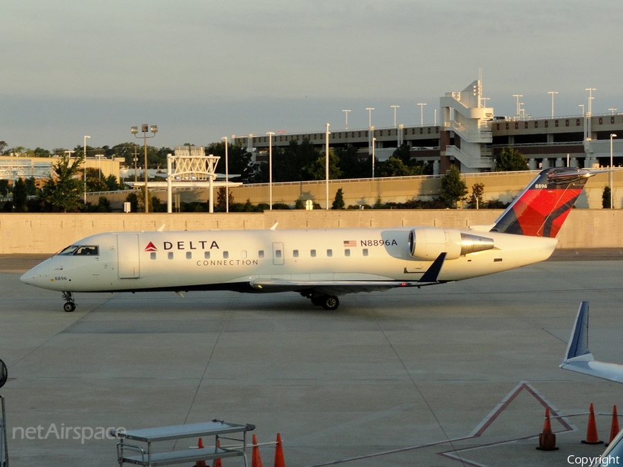 Delta Connection (Pinnacle Airlines) Bombardier CRJ-200LR (N8896A) | Photo 10013