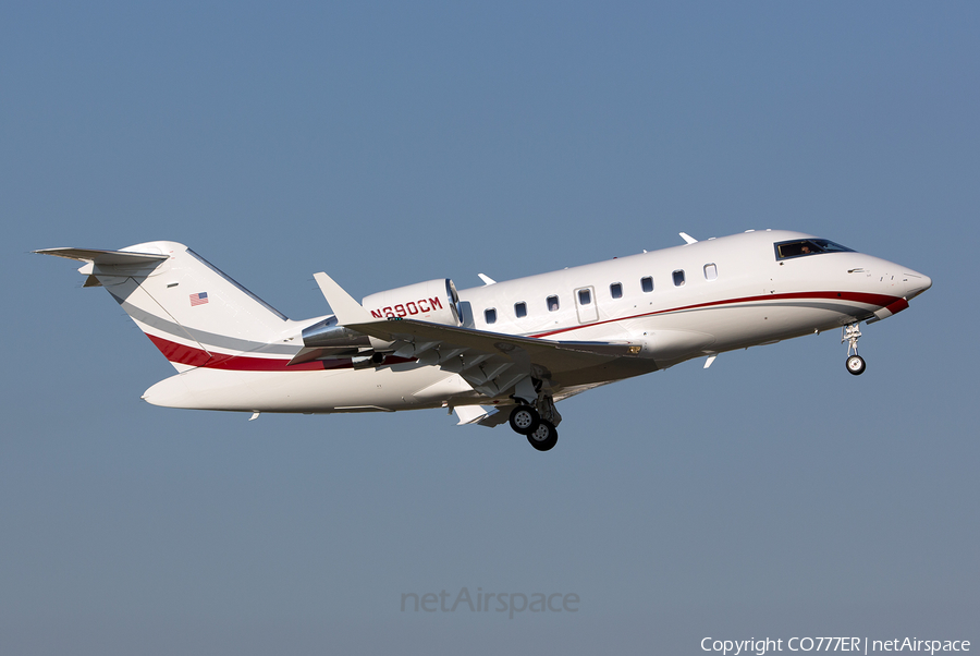 (Private) Bombardier CL-600-2B16 Challenger 605 (N890CM) | Photo 10733