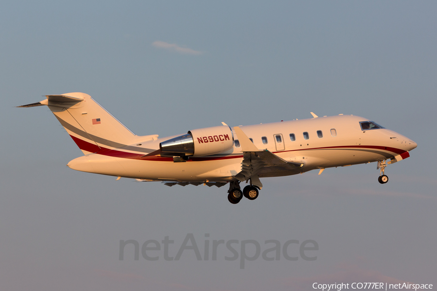 (Private) Bombardier CL-600-2B16 Challenger 605 (N890CM) | Photo 32279