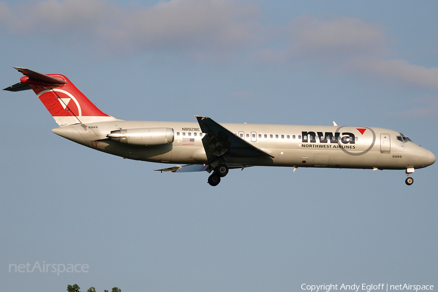 Northwest Airlines Douglas DC-9-31 (N8928E) | Photo 225745