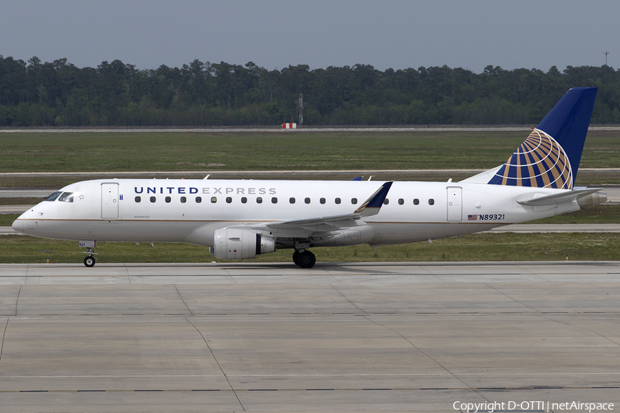 United Express (Mesa Airlines) Embraer ERJ-175LR (ERJ-170-200LR) (N89321) | Photo 537649