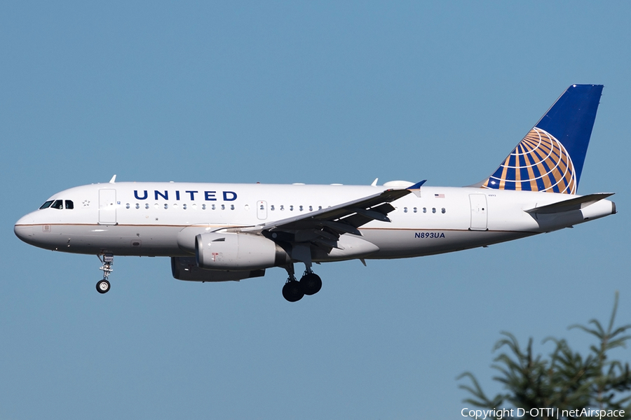 United Airlines Airbus A319-132 (N893UA) | Photo 178078