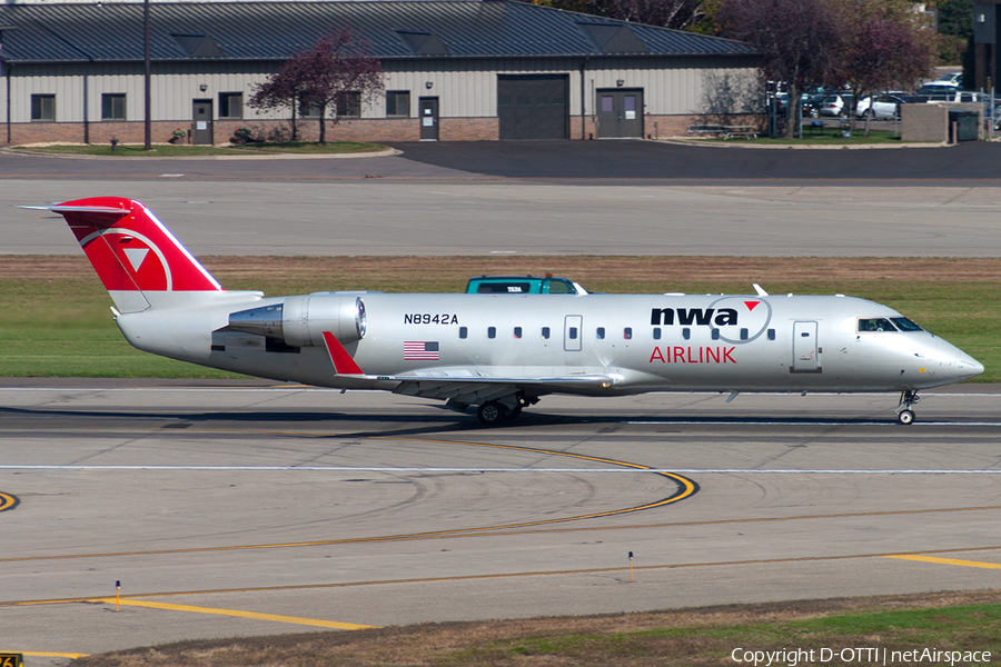 Northwest Airlink (Pinnacle Airlines) Bombardier CRJ-200LR (N8942A) | Photo 191206