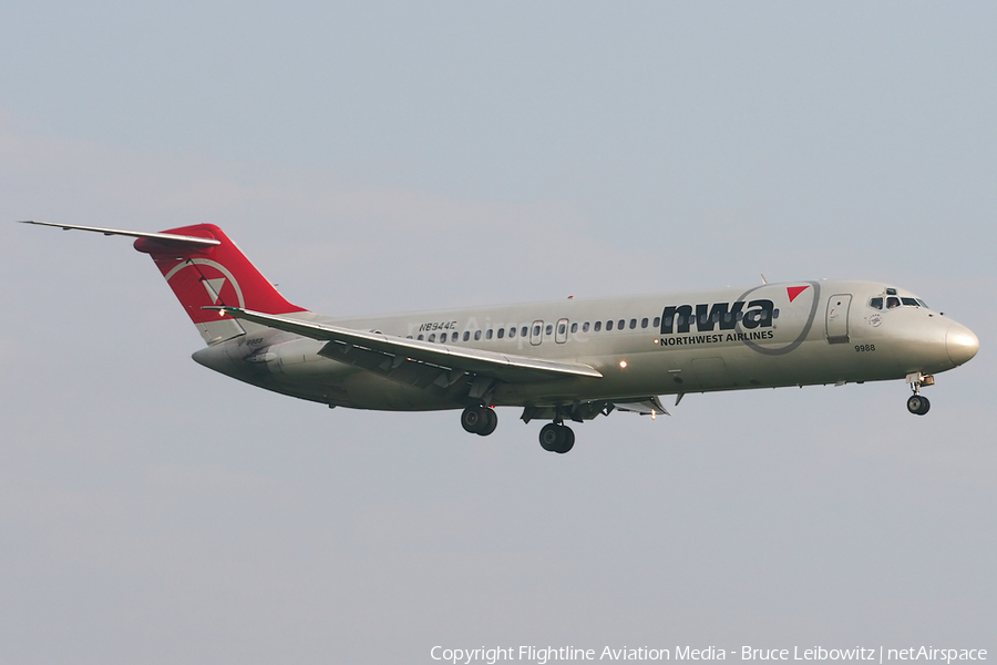 Northwest Airlines McDonnell Douglas DC-9-31 (N8944E) | Photo 176764