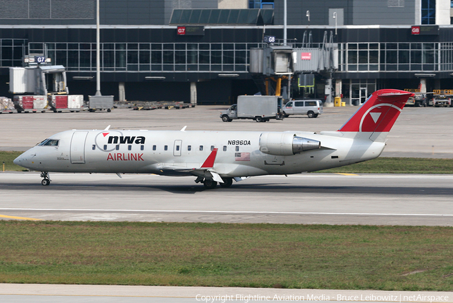 Northwest Airlink (Pinnacle Airlines) Bombardier CRJ-200LR (N8960A) | Photo 171291