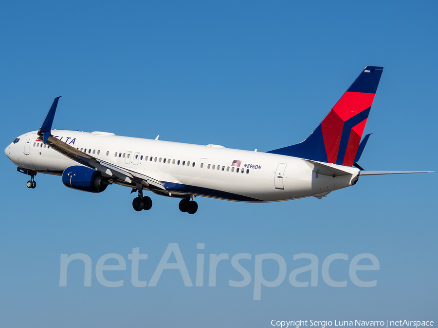 Delta Air Lines Boeing 737-932(ER) (N896DN) | Photo 288442