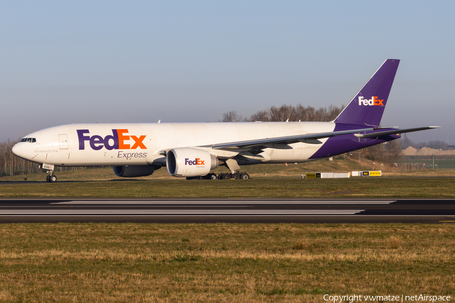 FedEx Boeing 777-FS2 (N896FD) | Photo 499539