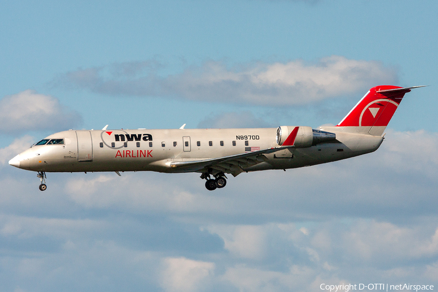 Northwest Airlink (Pinnacle Airlines) Bombardier CRJ-200LR (N8970D) | Photo 259949