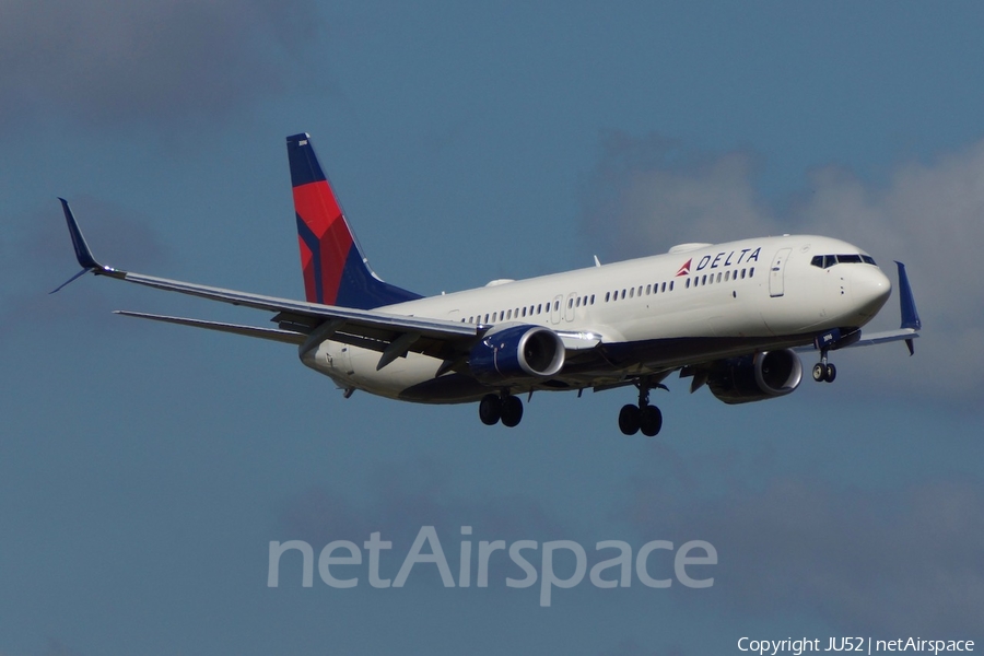 Delta Air Lines Boeing 737-932(ER) (N897DN) | Photo 290615