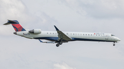 Delta Connection (SkyWest Airlines) Bombardier CRJ-900ER (N897SK) at  South Bend - International, United States