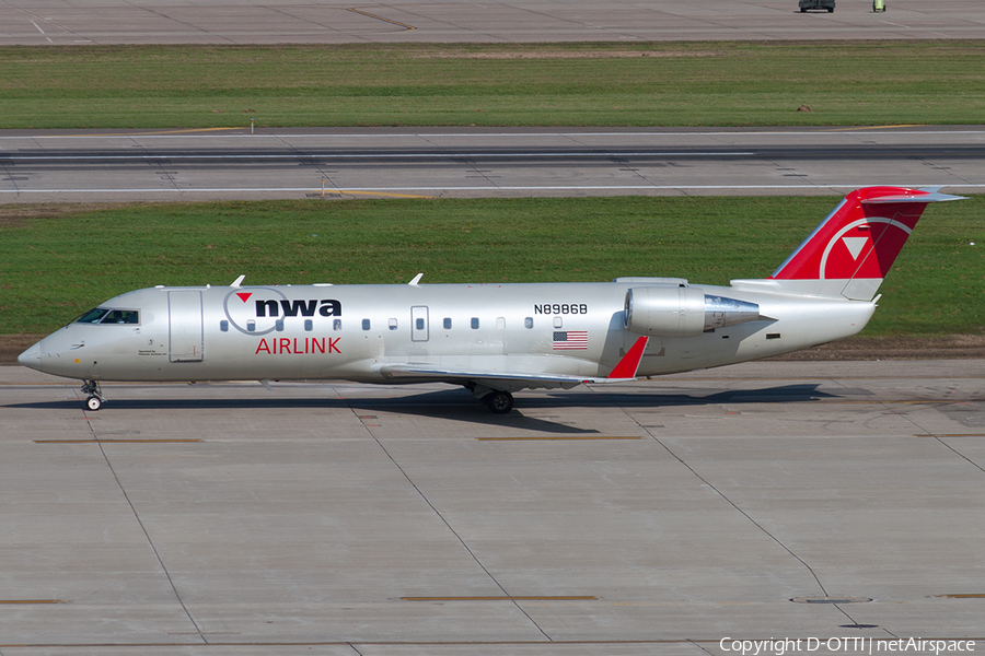 Northwest Airlink (Pinnacle Airlines) Bombardier CRJ-200LR (N8986B) | Photo 191253