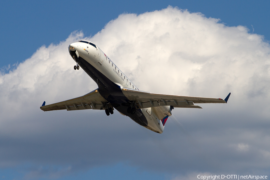 Delta Connection (Pinnacle Airlines) Bombardier CRJ-200LR (N8986B) | Photo 387238