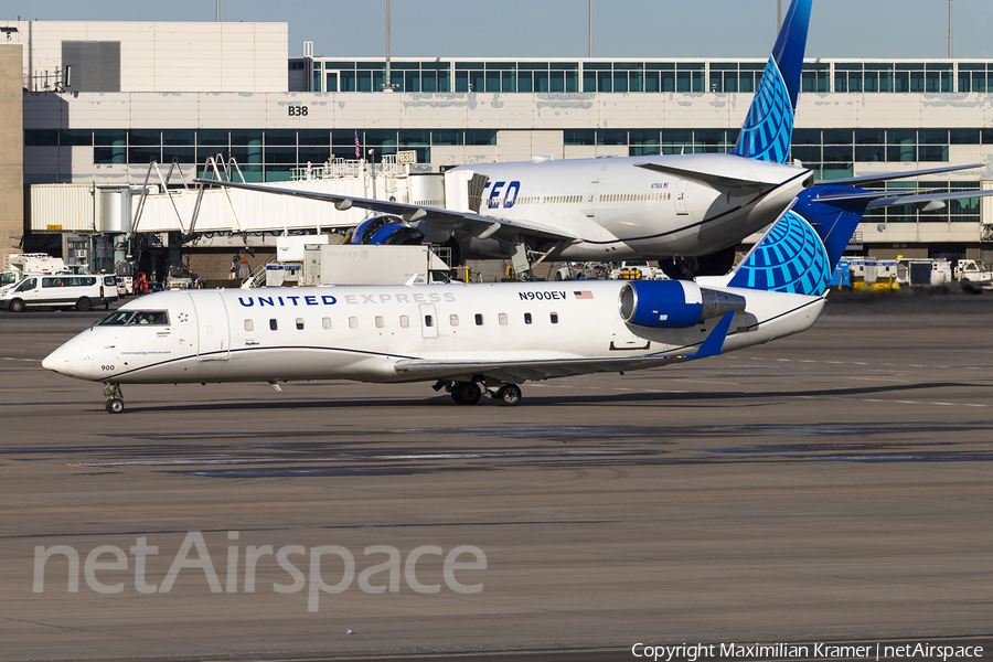 United Express (SkyWest Airlines) Bombardier CRJ-200LR (N900EV) | Photo 563561